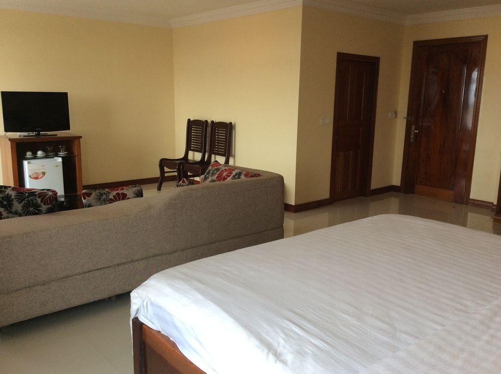 Royal Princess Hotel Sihanoukville Buitenkant foto