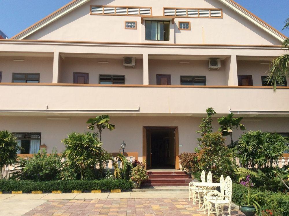 Royal Princess Hotel Sihanoukville Buitenkant foto